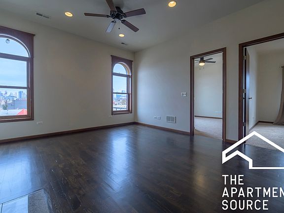 4th image of 464 N Ashland Ave APT 4A