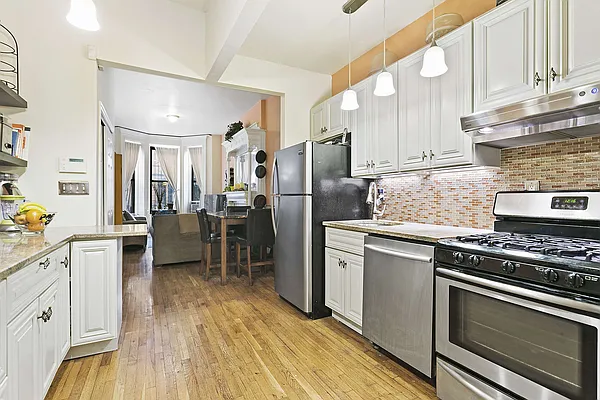 Sold by Compass | media 5