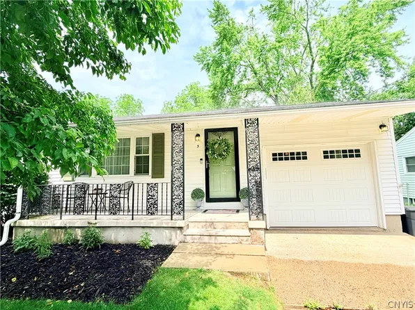 3 Perimeter Rd, Whitesboro, NY 13492