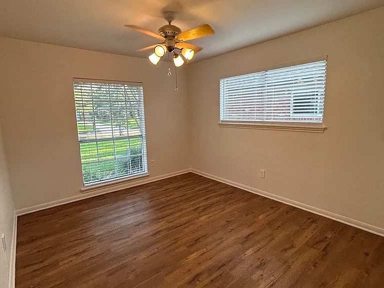 2nd bedroom with large closet
