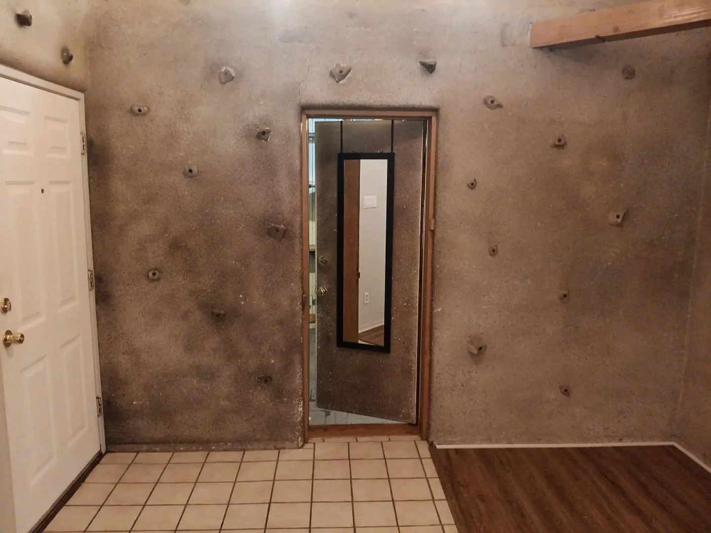 3 Bedroom, 2 Bathroom Home! Schedule a Showing Soon! — Photo 3