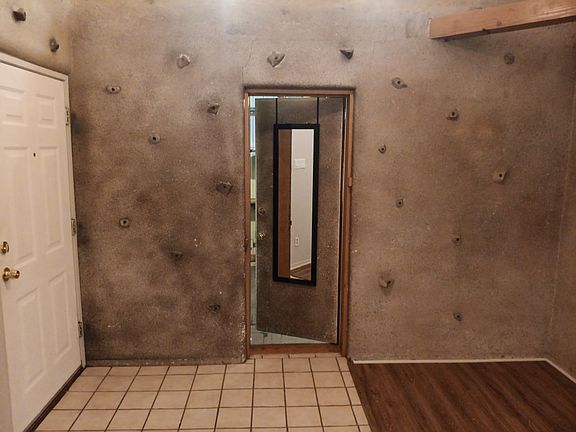 3rd image of 3308 La Veta Dr NE