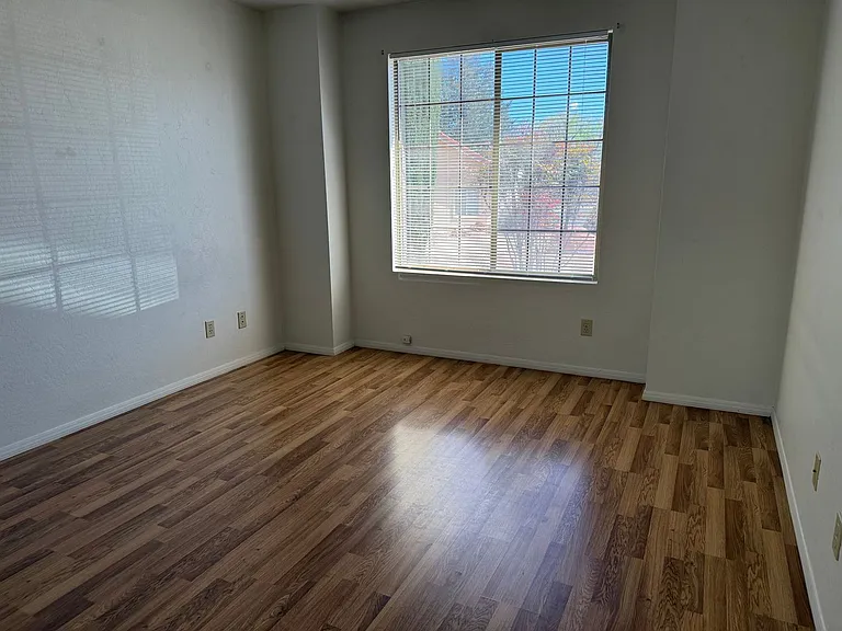480 S Sawmill Gardens Dr — Photo 12