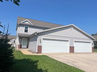 side x side townhouse duplex, Oconomowoc, WI 53066
