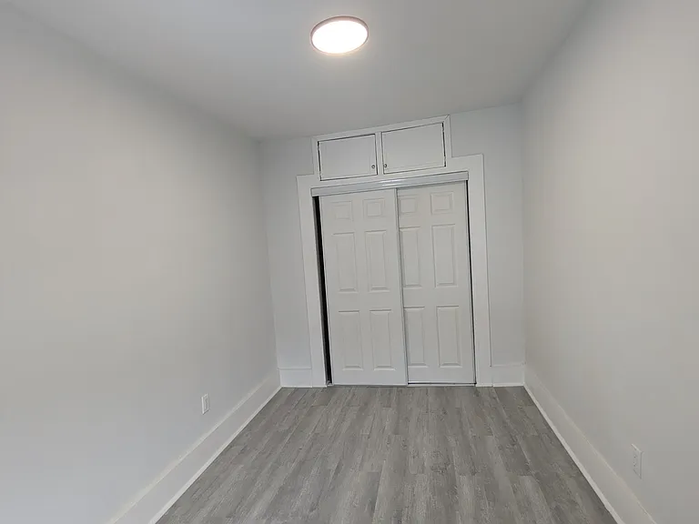307 W Centre St — Photo 3