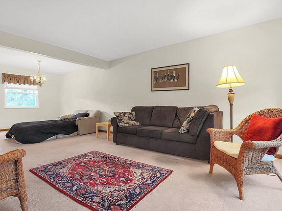 5th image of 3734 Pleasantbrook Dr