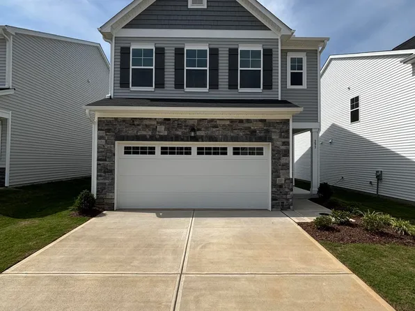 293 Beachcomber Dr, Lillington, NC 27546
