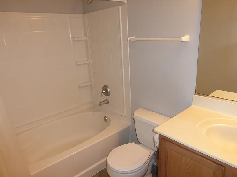 914 Clover Ln — Photo 19
