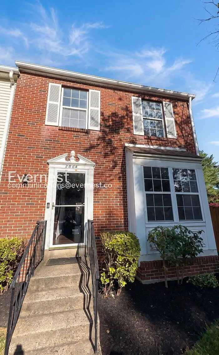 3 bed, 1.5 bath, 1800 sqft, $2,995 — Photo 1