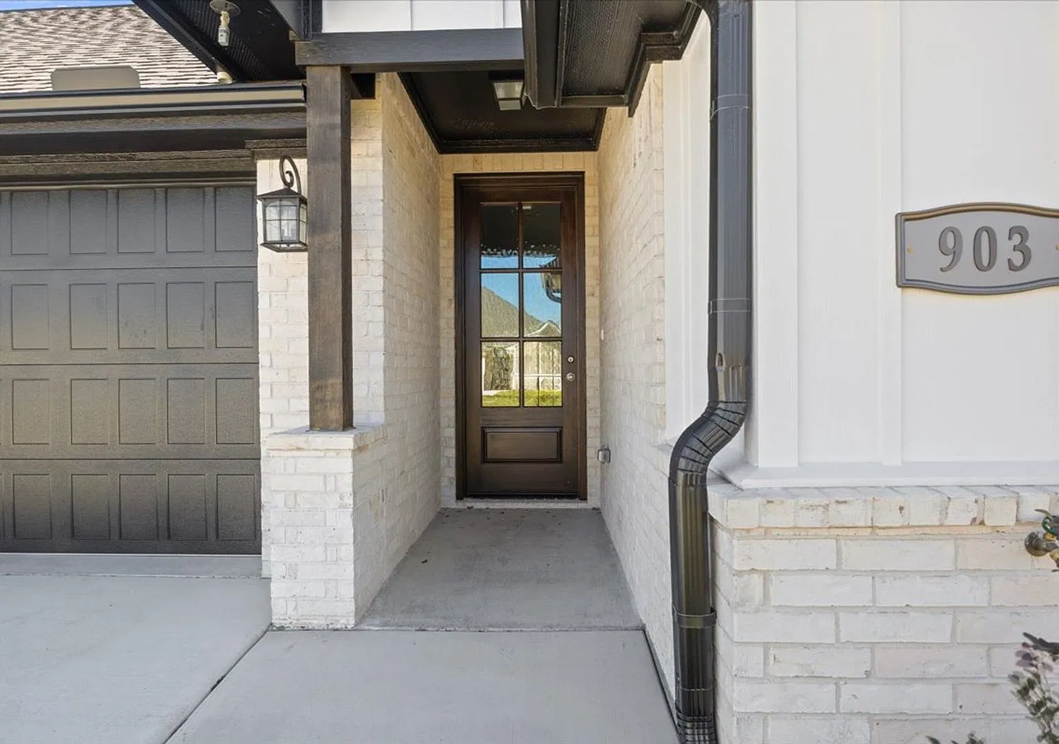 The Town Homes at Lindsey Park — Photo 4