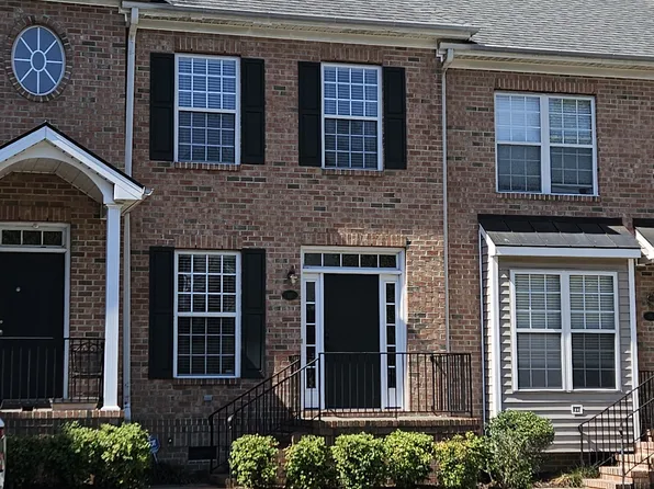 18 Scottish Ln, Durham, NC 27707