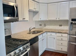 1636 Estate Cir, Naperville, IL 60565