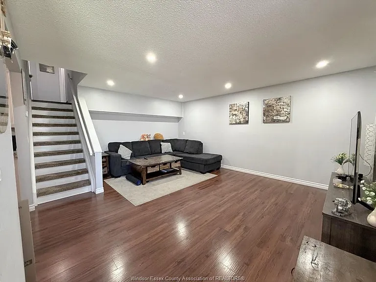 2660 Langlois Ct #UPPER — Photo 4