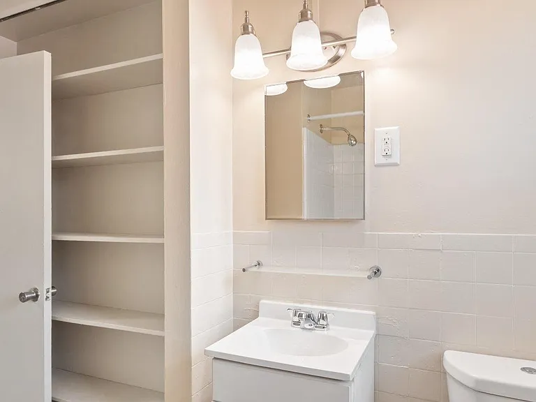 Wedgewood Hills Apartment Homes — Photo 12