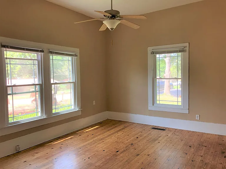 599 Gordon St — Photo 16
