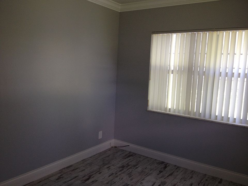 1st image of 1115 Lake Ter APT 112