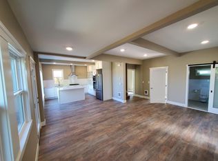 713 34th St, Anacortes, WA 98221