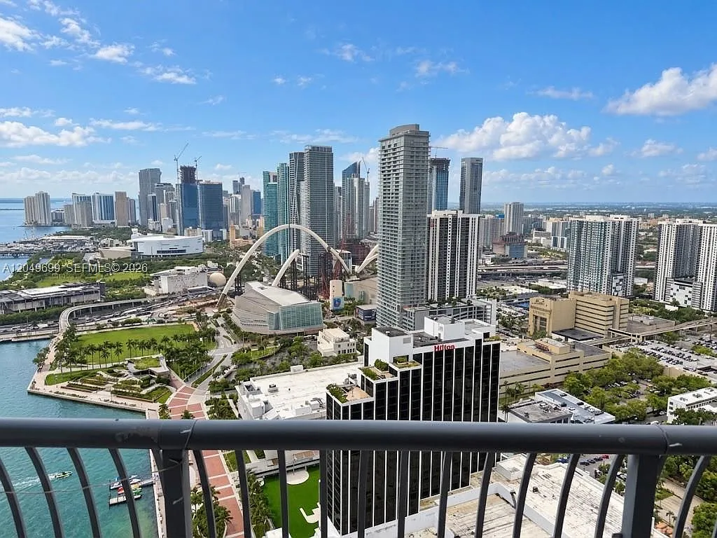 Opera Tower Condo — Photo 2