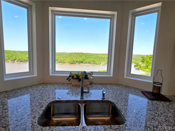 4423 Lw High Point Rd, Stover, MO 65078