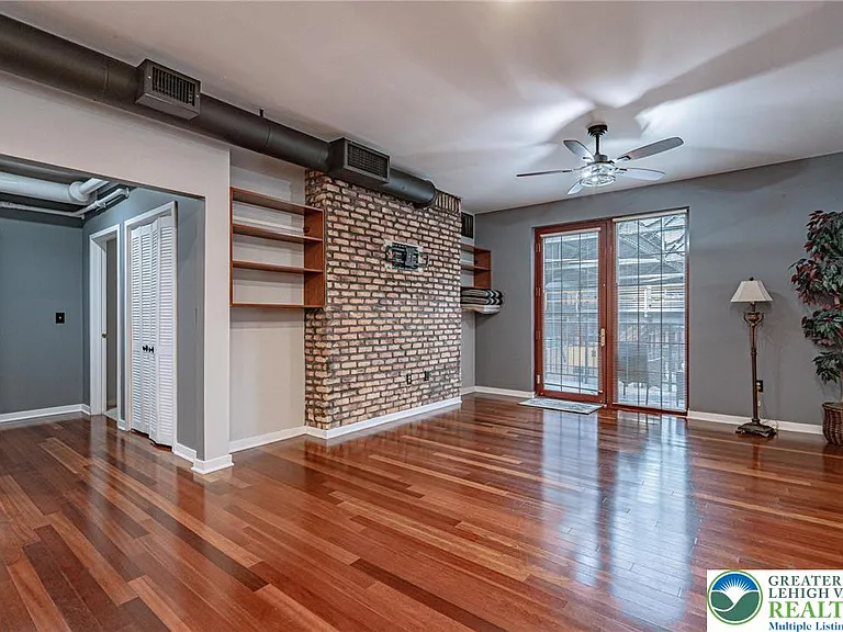 11 W 2nd St #340 — Photo 9