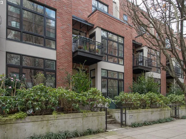 1120 NW Johnson St #2, Portland, OR 97209