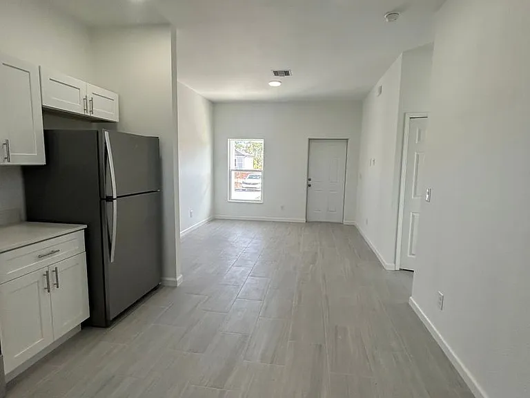 1142 Heron St — Photo 10