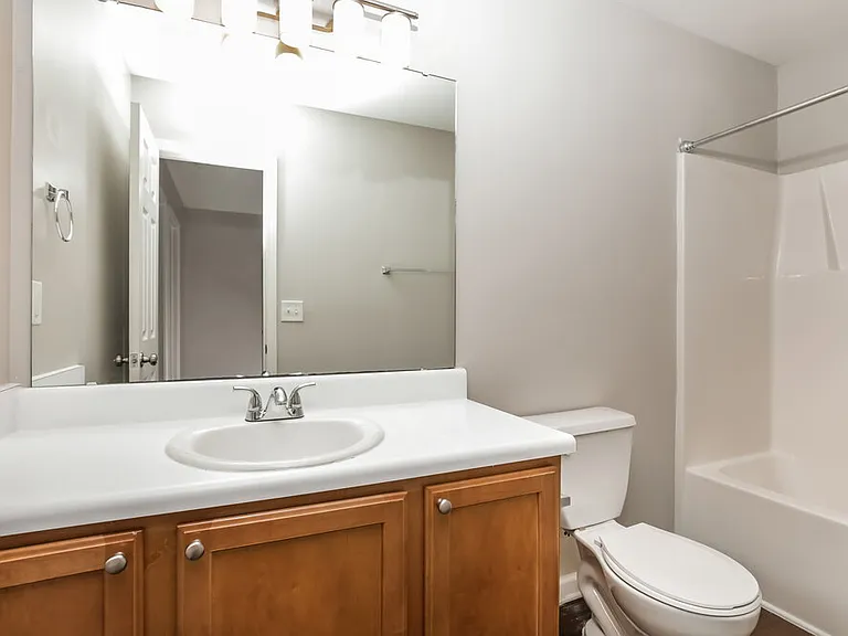 4027 Taylor Oaks Dr — Photo 15