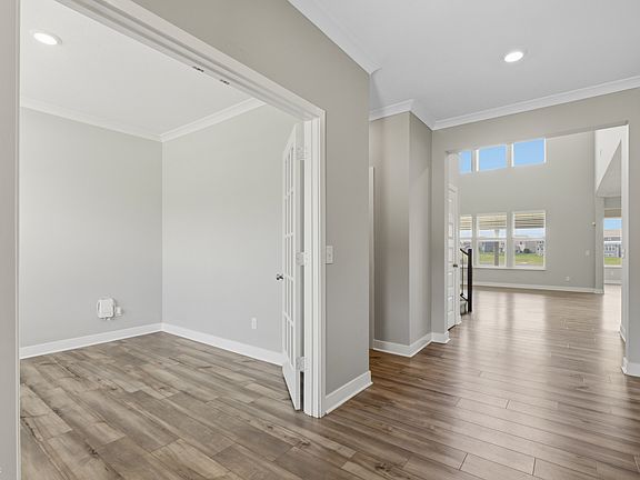 3rd image of 3546 Merchmont Rd
