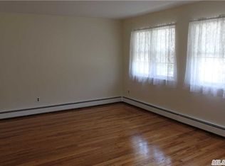 28 Marwood Rd N, Port Washington, NY 11050