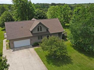 E893 Arrowhead Dr, Waupaca, WI 54981