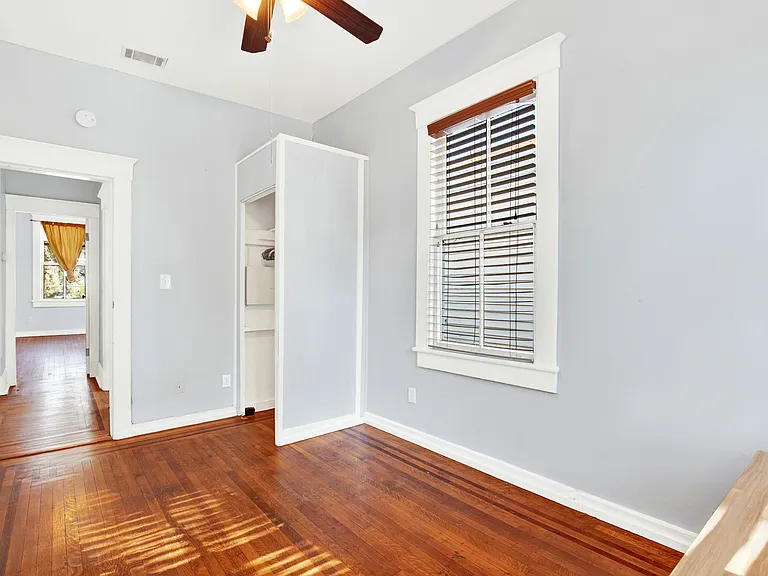 304 W 41st St #B — Photo 15