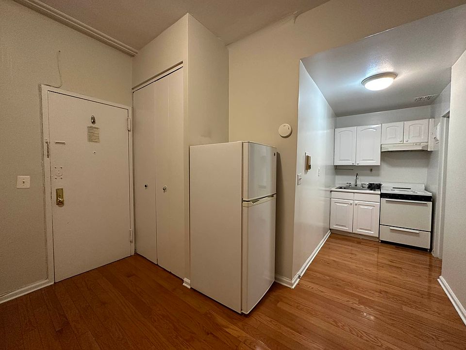 1st image of 11 E 32nd St #4N