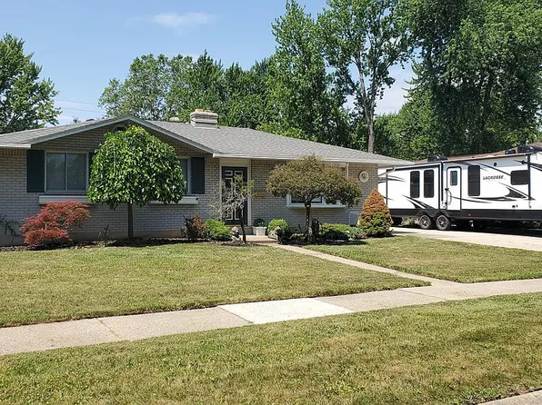 36607 Suffolk St, Clinton Township, MI 48035