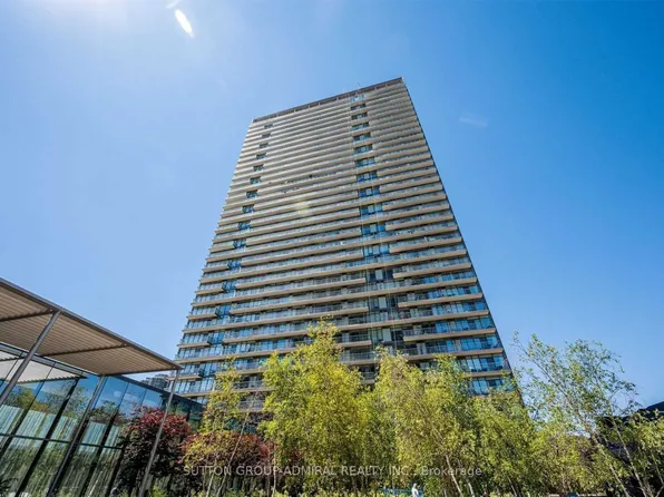 105 The Queensway #413, Toronto, ON M6S 5B5