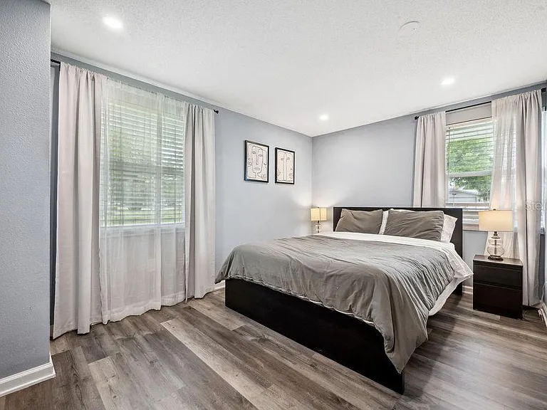 408 Peach St — Photo 16