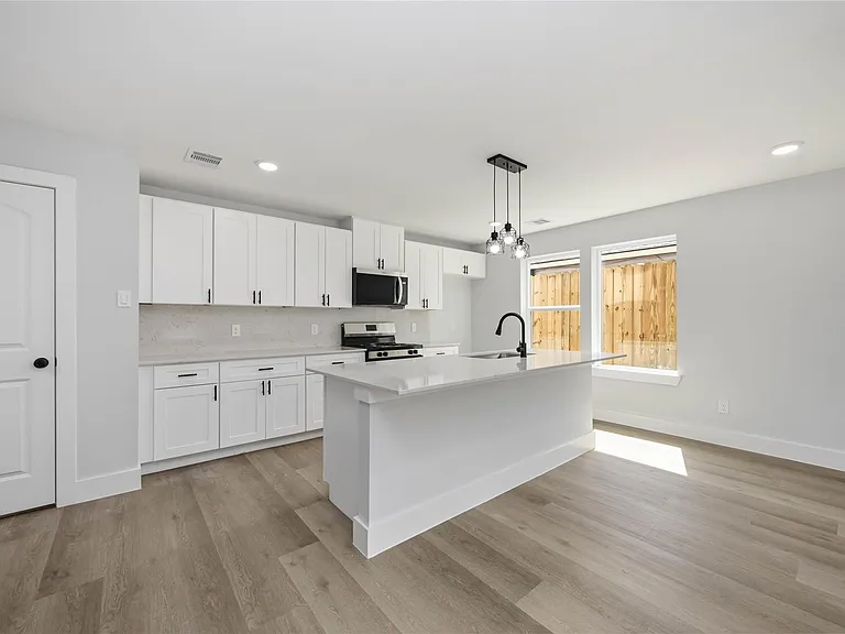 7611 Lawn St #D — Photo 3