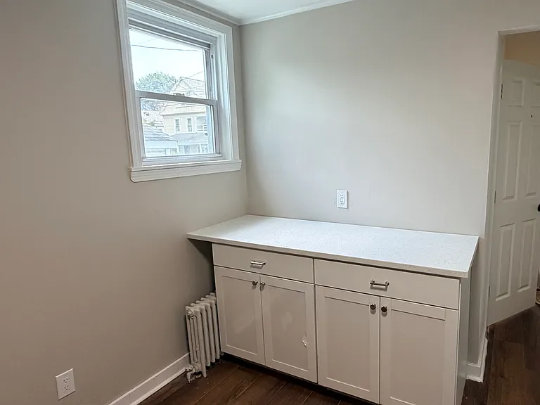 447 Glen St #1 — Photo 18
