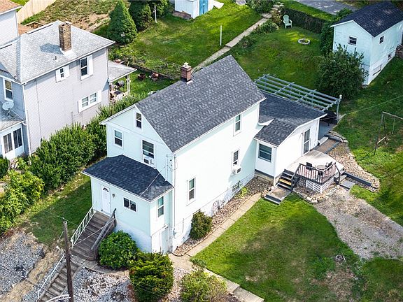 5th image of 1305 4th Ave