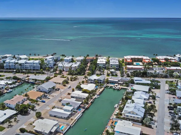 340 10th St, Key Colony Beach, FL 33051