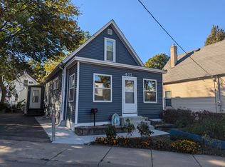 677 Dodd Rd, Saint Paul, MN 55107