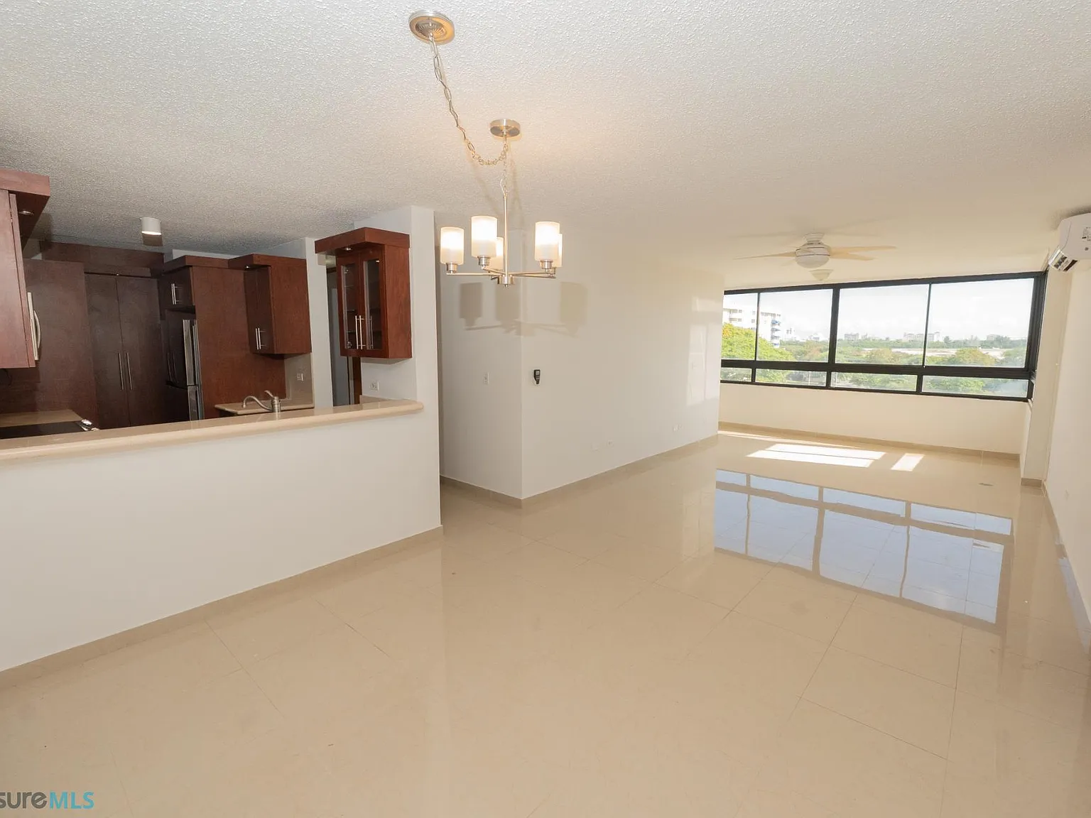 Laguna Gardens (Condominio) — Photo 4