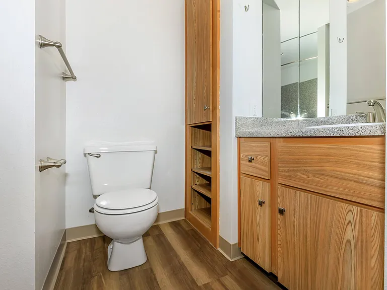 Grandview Apartments — Photo 17