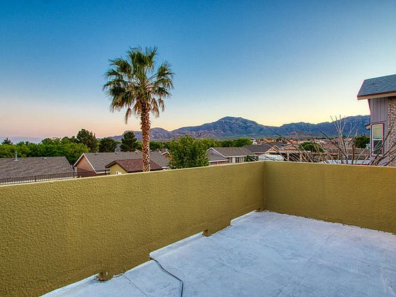 3rd image of 4520 Loma Linda Cir