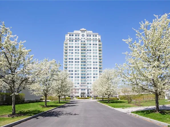1 Tower Dr APT 1003, Portsmouth, RI 02871
