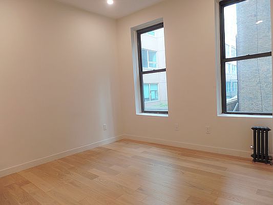 4th image of 1764 1st Ave APT 4R