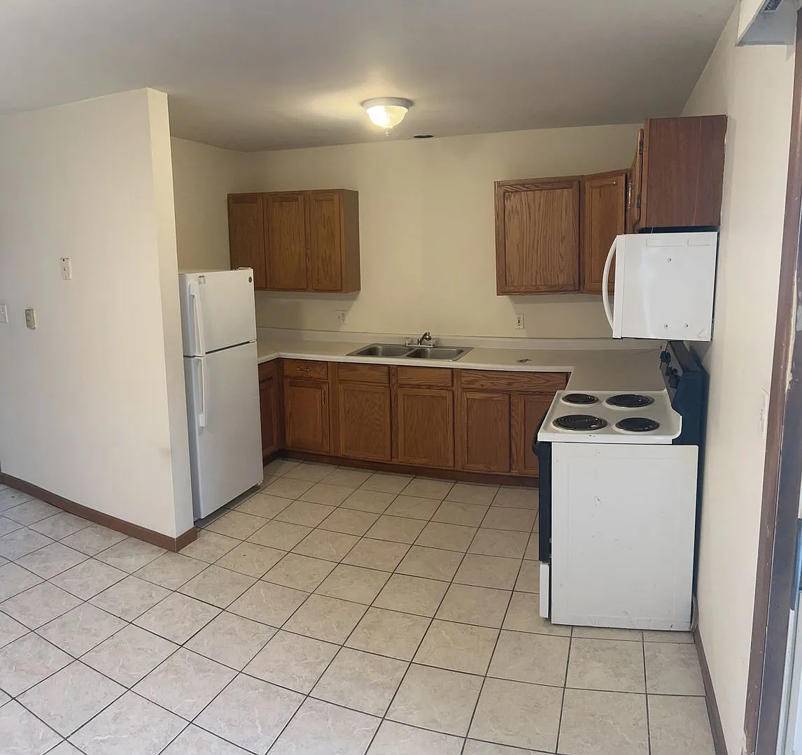 316 S Walnut St — Photo 3