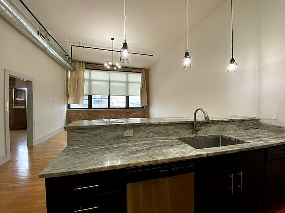5th image of 1435 W 21st St #113