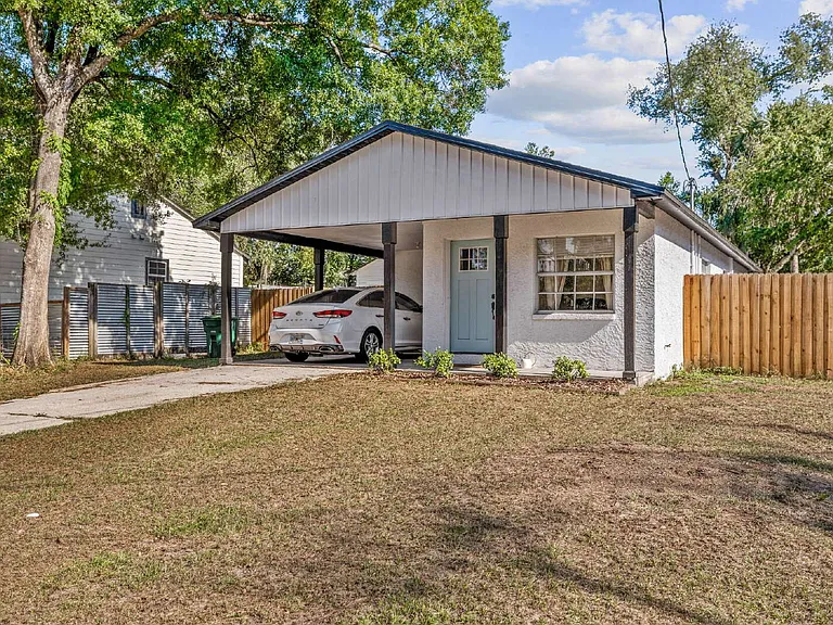 112 W Stanley St — Photo 21