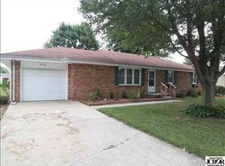 823 Maplewood Dr, Seymour, IN 47274