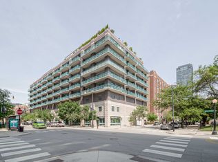 910 W Madison St APT 504, Chicago, IL 60607